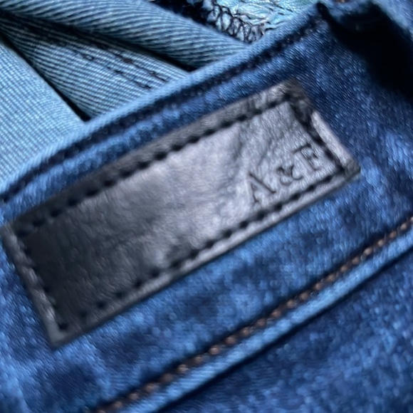 Abercrombie & Fitch High Rise. - Picture 8 of 8